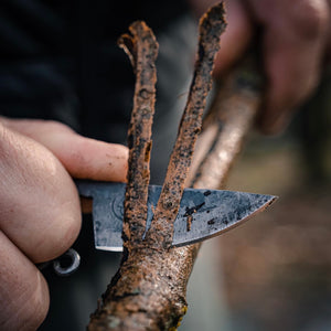 Cuchillo artesanal con colgante Vikingo