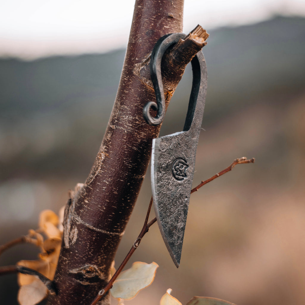 Cuchillo artesanal con colgante Vikingo